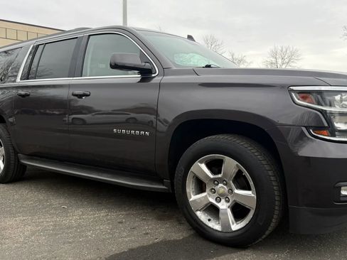 Used 2015 Chevrolet Suburban LT w/ Luxury Package image 11