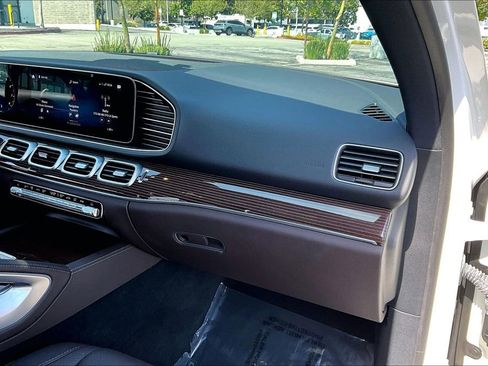 Used 2022 Mercedes-Benz GLE 350 w/ AMG Line Exterior image 17