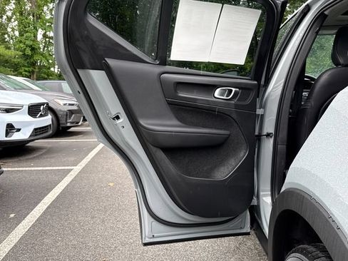 Used 2026 Volvo XC40 B5 Plus AWD/4WD image 42