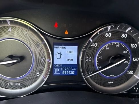 Used 2018 INFINITI QX80 2WD w/ Deluxe Technology Package image 8