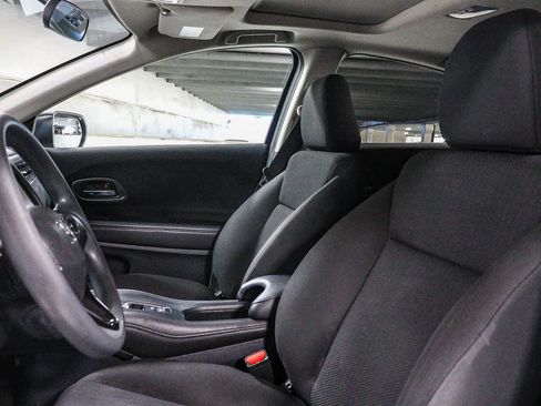 Used 2018 Honda HR-V EX image 18