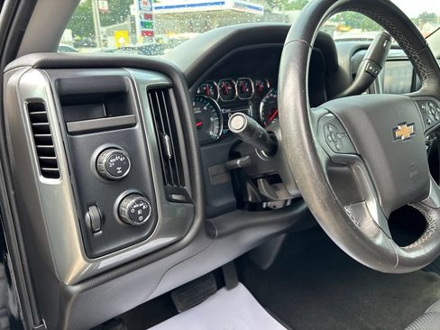 Used 2017 Chevrolet Silverado 1500 LT w/ Midnight Edition AWD/4WD image 27