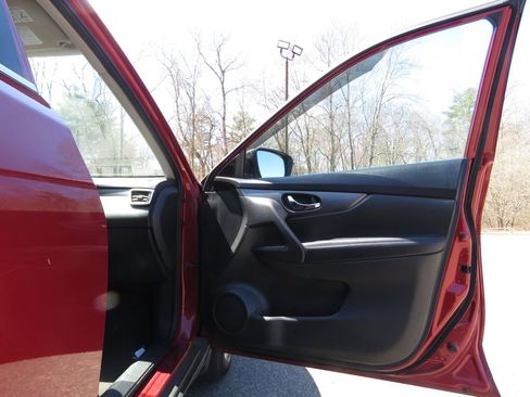 Used 2016 Nissan Rogue SV w/ SV Premium Package AWD/4WD image 12