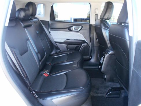 Certified 2022 Jeep Compass Latitude image 23