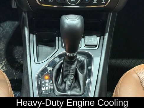 Used 2019 Jeep Cherokee Overland w/ Technology Group image 13