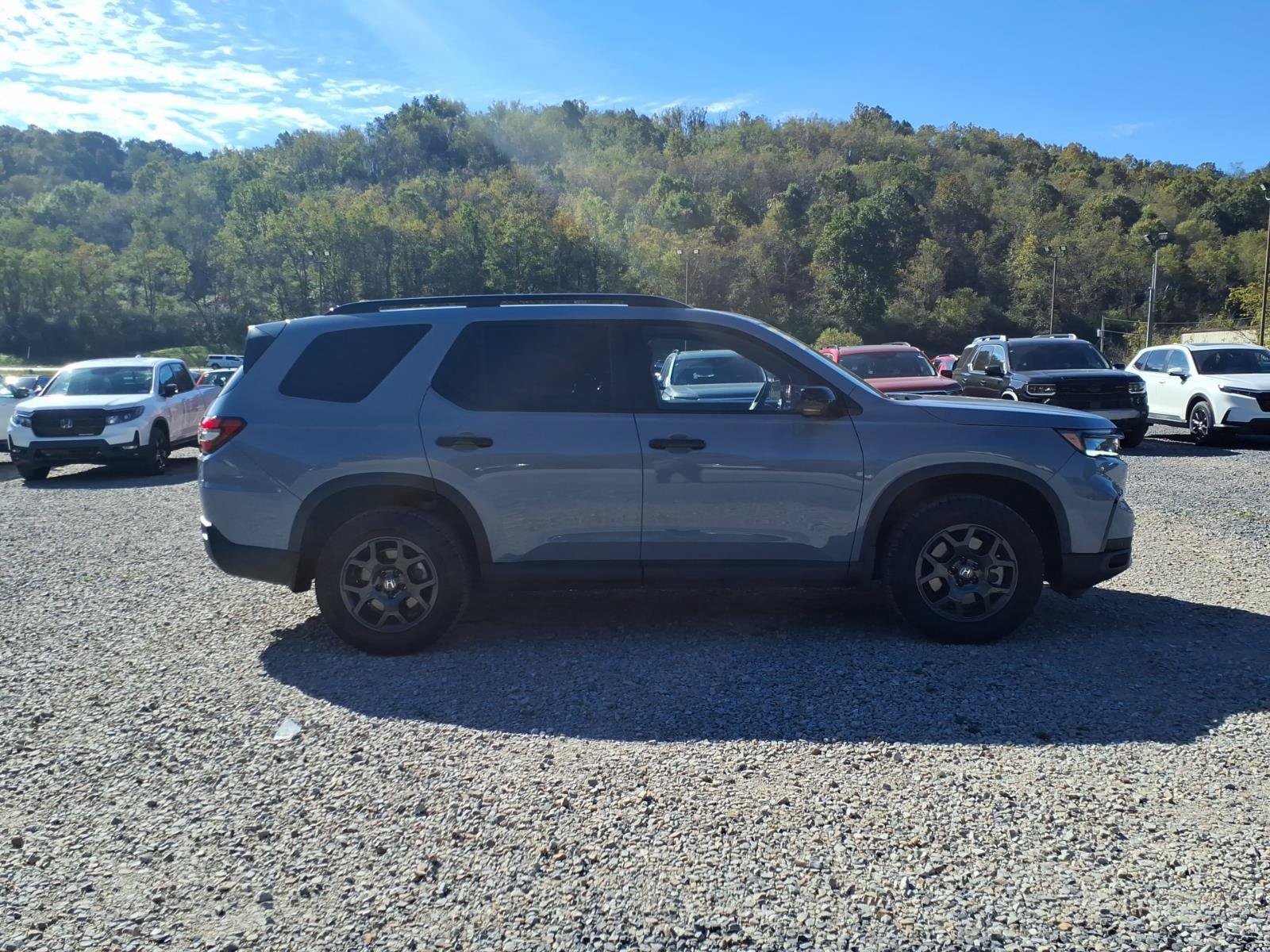 Certified 2025 Honda Pilot TrailSport image 5