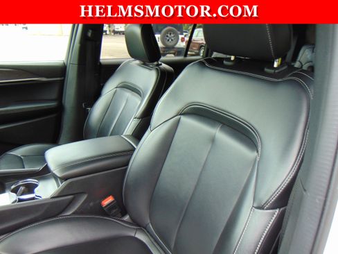 Certified 2024 Jeep Grand Cherokee L Limited image 19