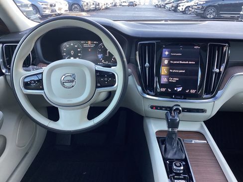 Used 2020 Volvo S60 T5 Inscription w/ Protection Package Premier image 30