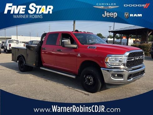Used 2024 RAM 3500 Tradesman w/ Chrome Appearance Group AWD/4WD image 1