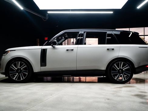 Used 2023 Land Rover Range Rover SV AWD/4WD image 24