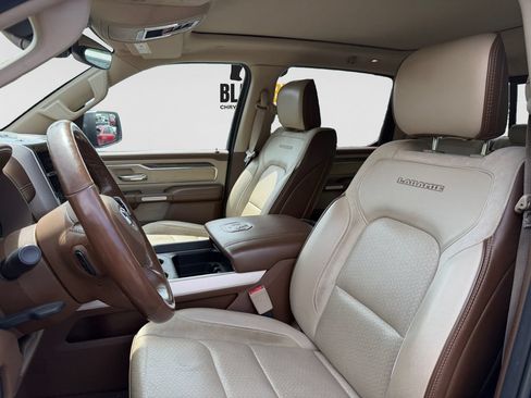 Used 2019 RAM 1500 Laramie AWD/4WD image 12