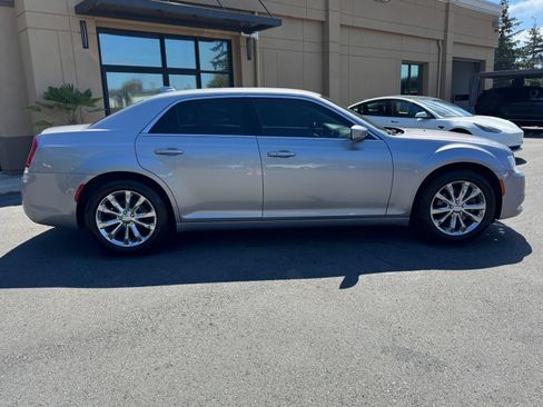 Used 2017 Chrysler 300 Limited AWD/4WD image 8