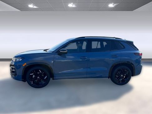 New 2026 Volkswagen Tiguan SE R-Line image 2