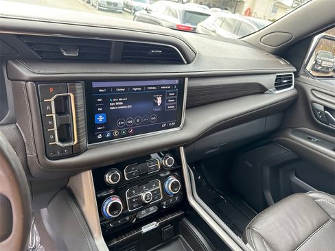 Used 2021 GMC Yukon Denali w/ LPO, Illumination Package image 31