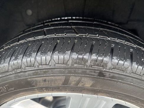 Used 2024 Ford Expedition Platinum image 12