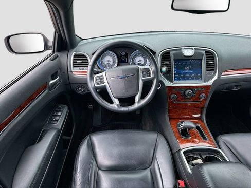Used 2013 Chrysler 300 AWD w/ Driver Convenience Group image 22