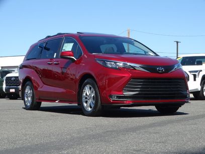New 2026 Toyota Sienna XLE