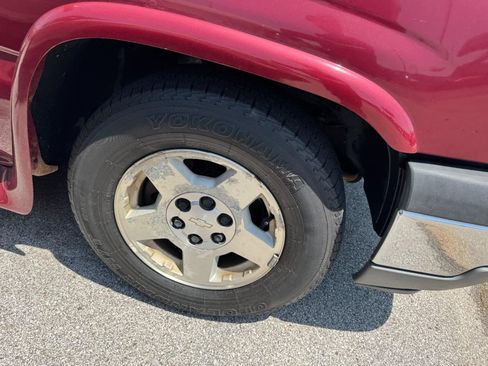 Used 2005 Chevrolet Silverado 1500 LS w/ Light Duty Power Package RWD image 2