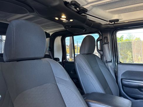 Used 2020 Jeep Gladiator Sport w/ Trailer Tow Package image 17