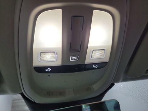 Used 2025 Volvo XC60 B5 Plus image 36