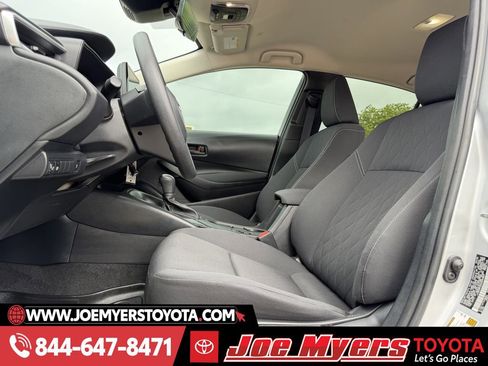 Used 2025 Toyota Corolla LE image 26