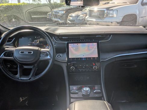 Used 2022 Jeep Grand Cherokee L Overland w/ Advanced Protech Group III AWD/4WD image 19