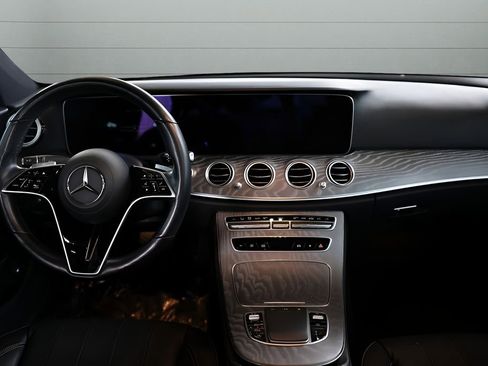 Used 2022 Mercedes-Benz E 350 4MATIC Sedan w/ Driver Assistance Package image 35