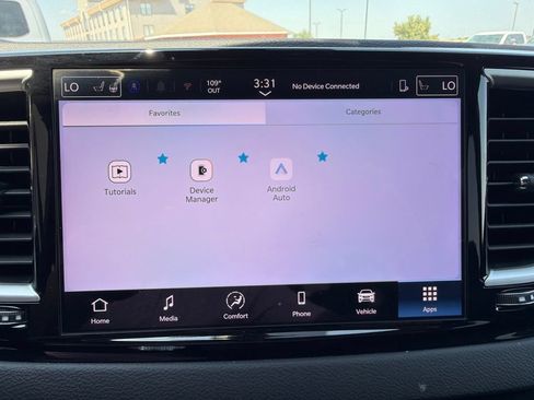 Used 2025 Chrysler Pacifica Select FWD image 41