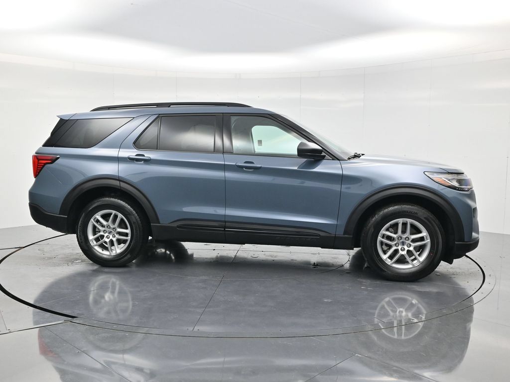 Used 2026 Ford Explorer Active AWD/4WD image 4