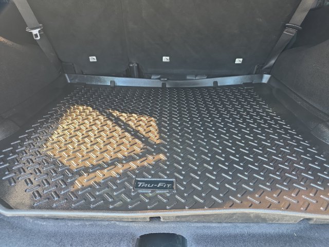 Used 2017 Jeep Wrangler Unlimited Sahara AWD/4WD image 29