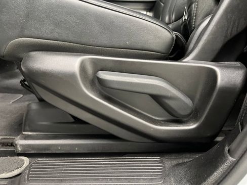 Used 2024 Jeep Wagoneer Series II w/ Flexible Seating Group image 15