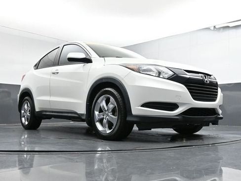 Used 2016 Honda HR-V LX image 38
