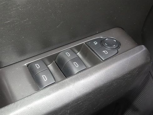 Used 2024 Chevrolet Colorado W/T image 17