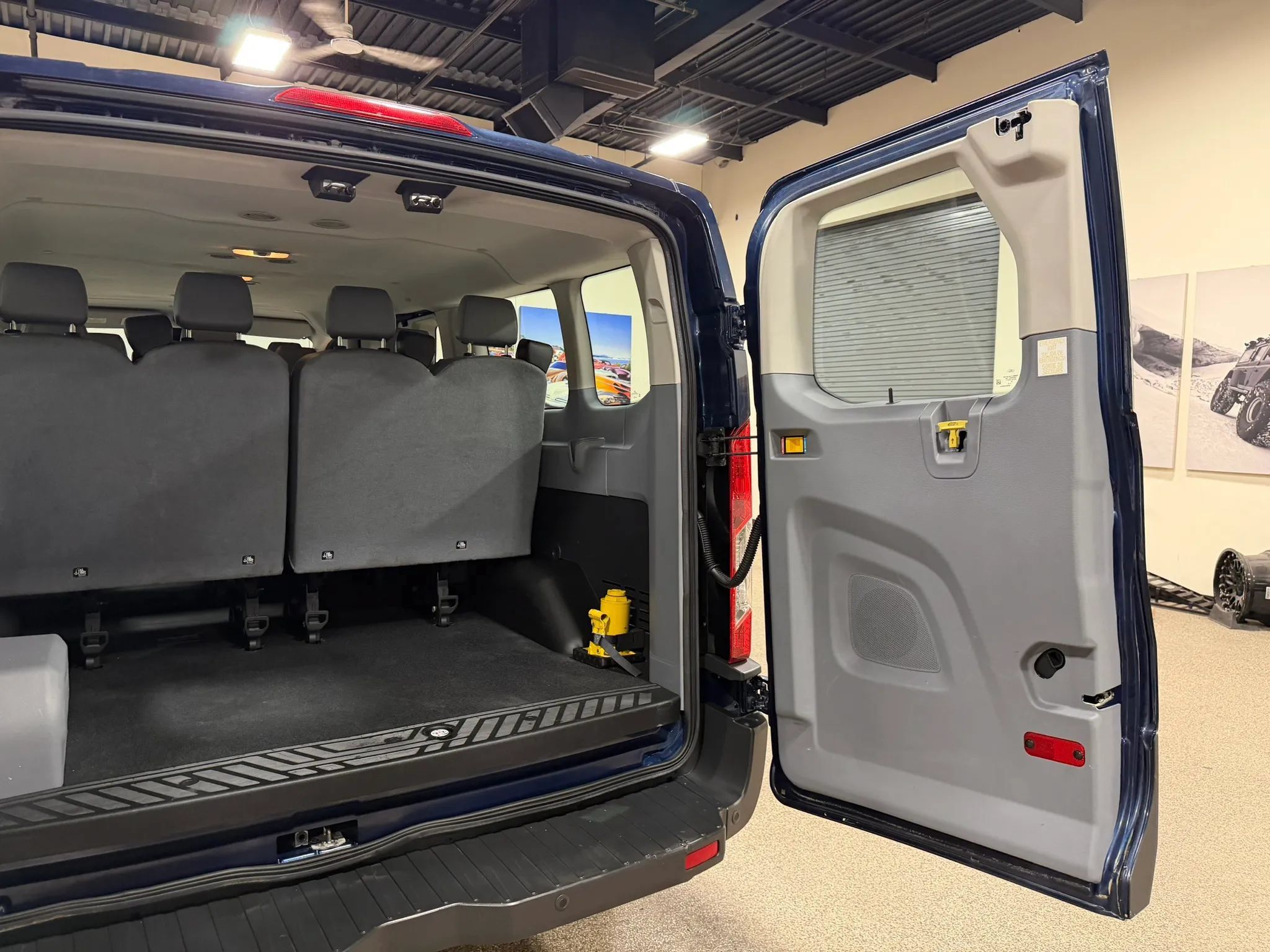 Used 2016 Ford Transit 350 XL RWD image 24