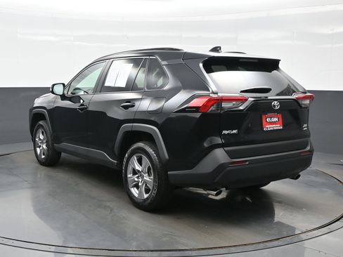 Used 2025 Toyota RAV4 XLE AWD/4WD image 4