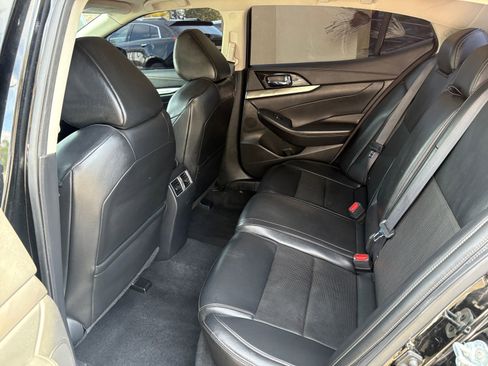 Used 2021 Nissan Maxima 3.5 SV w/ Floor Mat Group FWD image 18