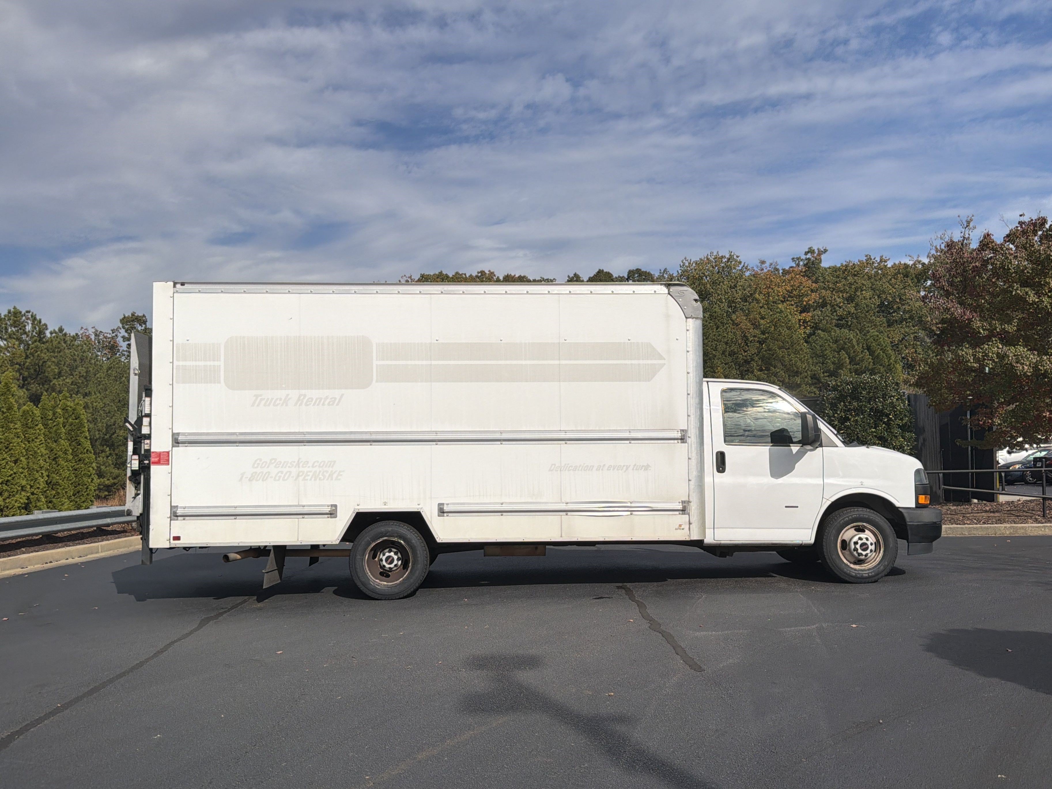 Used 2019 GMC Savana 3500 Extended w/ Driver Convenience Package RWD image 5