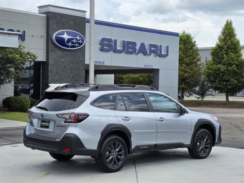Certified 2025 Subaru Outback Onyx Edition w/ Popular Package #2 image 5