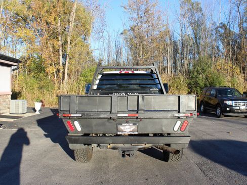 Used 2015 Chevrolet Silverado 3500 W/T w/ Snow Plow Prep Package image 6