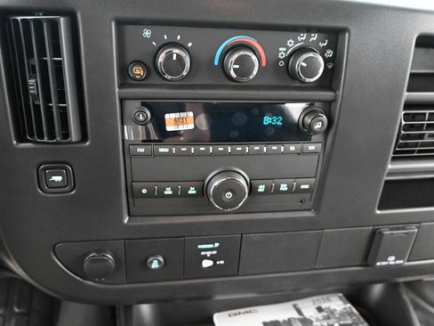 New 2026 GMC Savana 3500 Extended RWD image 17