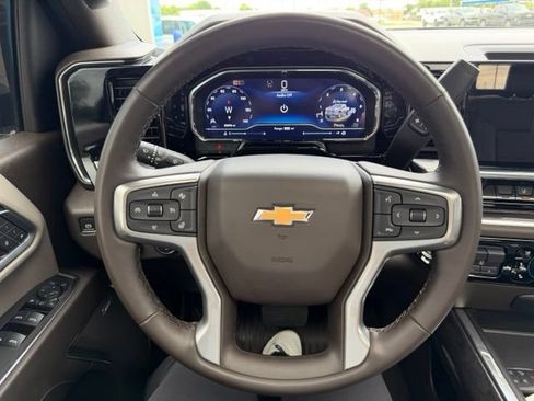 Used 2025 Chevrolet Silverado 2500 LTZ w/ LTZ Premium Package AWD/4WD image 18