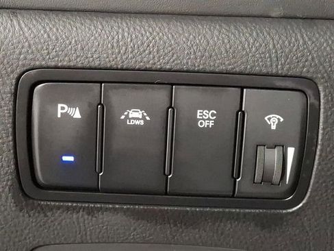 Used 2012 Hyundai Genesis 4.6 image 25