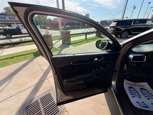 Used 2018 Kia Sorento L image 13