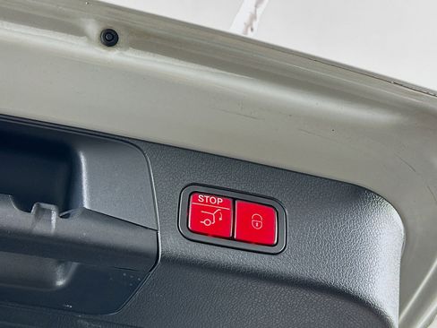 Used 2022 Mercedes-Benz GLB 35 AMG AMG GLB 35 image 30