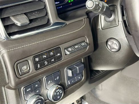 Used 2023 GMC Yukon Denali Ultimate image 10