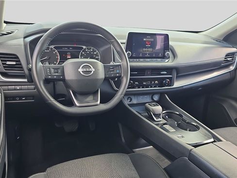 Used 2025 Nissan Rogue SV FWD image 20