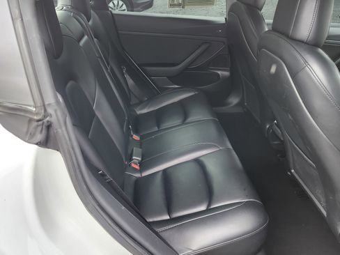 Used 2021 Tesla Model 3 Standard Range Plus image 19