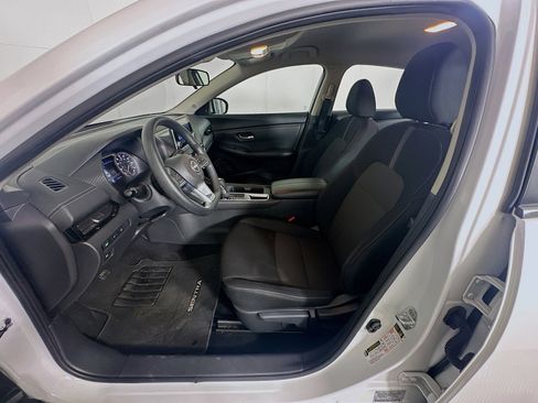 Used 2024 Nissan Sentra SV FWD image 13