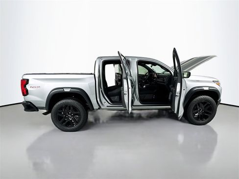 Used 2024 Chevrolet Colorado Trail Boss w/ Advanced Trailering Package image 27