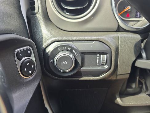 Used 2023 Jeep Wrangler Sport S image 19